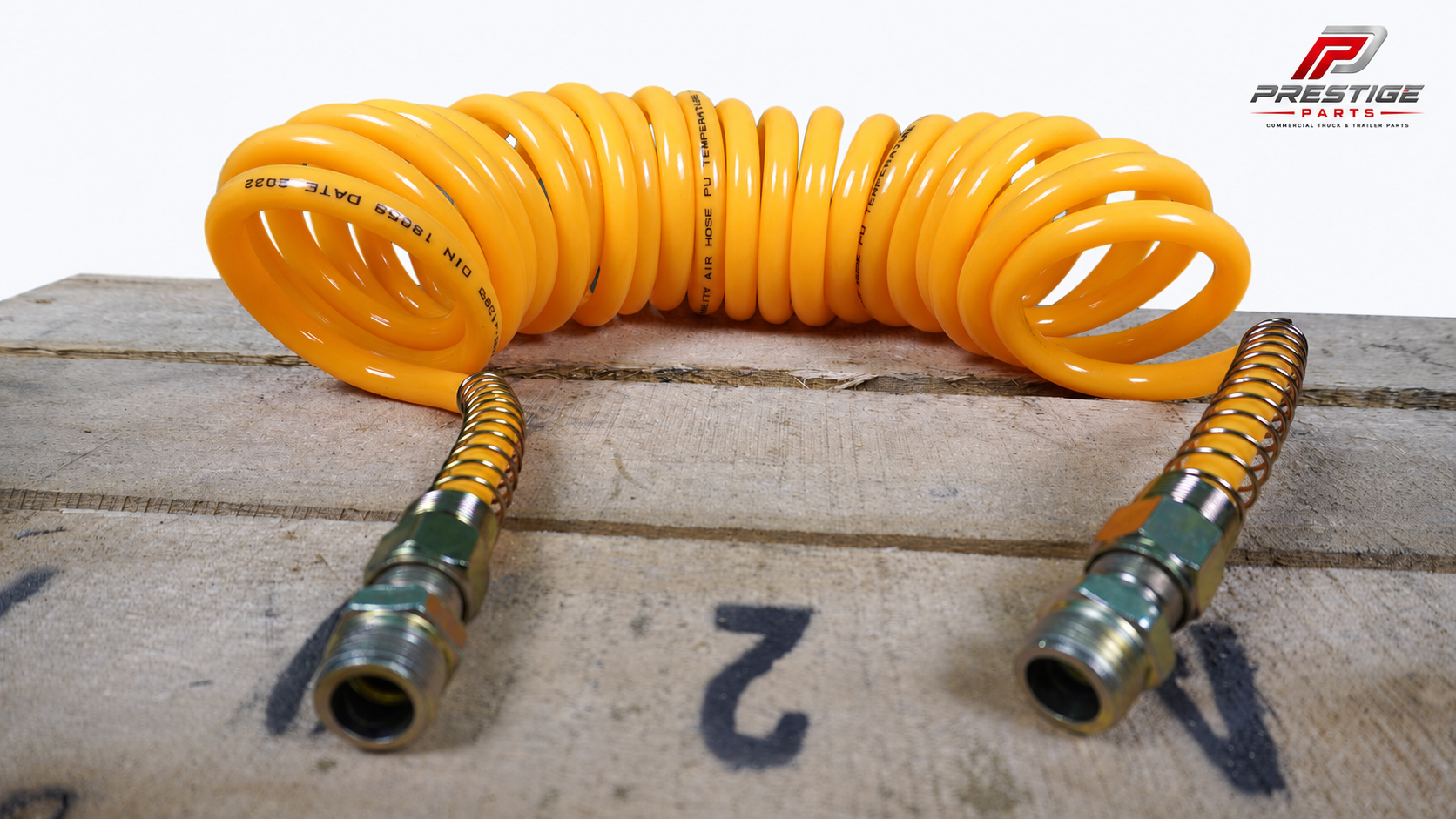 Suzi Pipes Yellow — Air